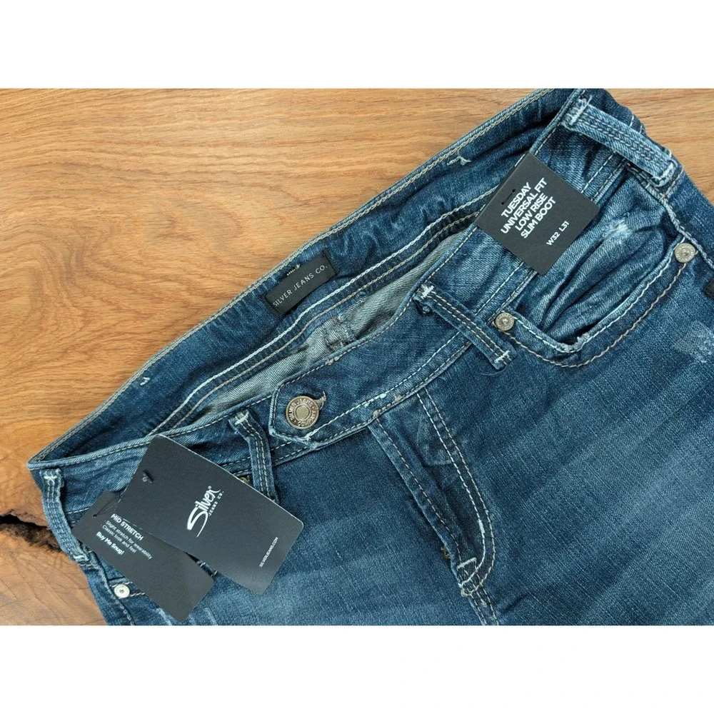 NWT Silver Jeans Tuesday Low Rise Slim Boot Jeans Womens W32 L31 Medium Wash